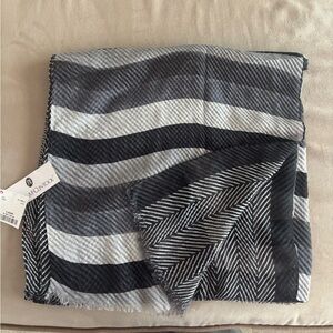 Jessica McClintock Black and White Striped Scarf